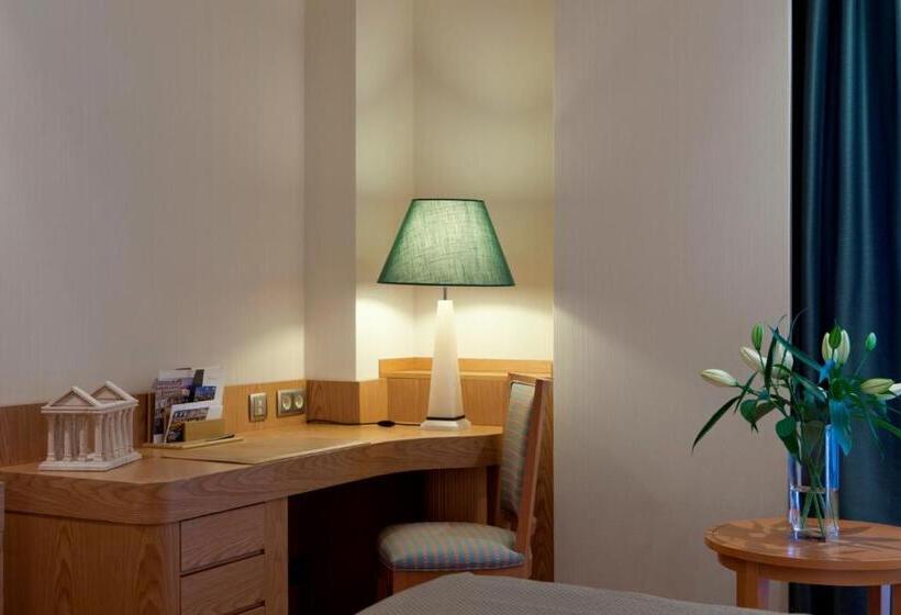 غرفة كلاسيكية مطلّة علي المدينة, Las Arenas Balneario Resort