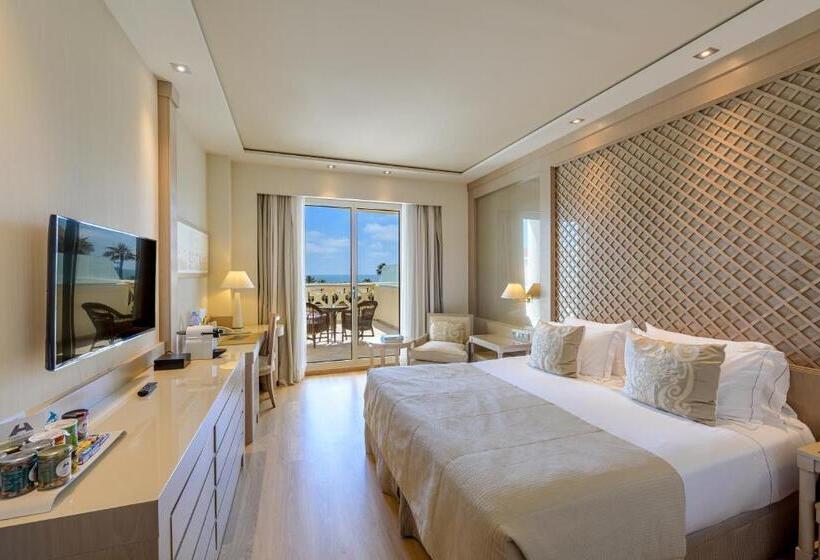 غرفة ديلوكس مطلّة علي البحر, Las Arenas Balneario Resort