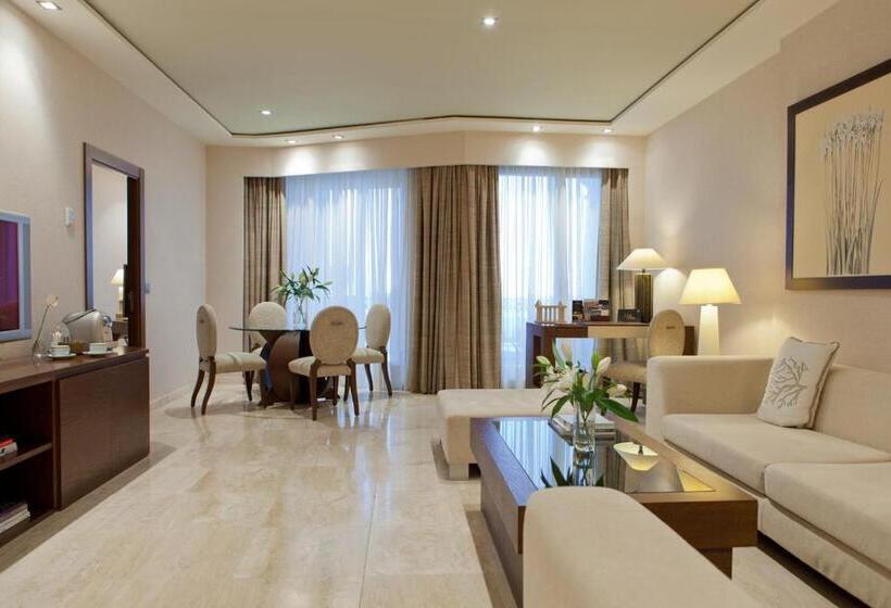 سوییت جونیور با چشم‌انداز دریا, Las Arenas Balneario Resort