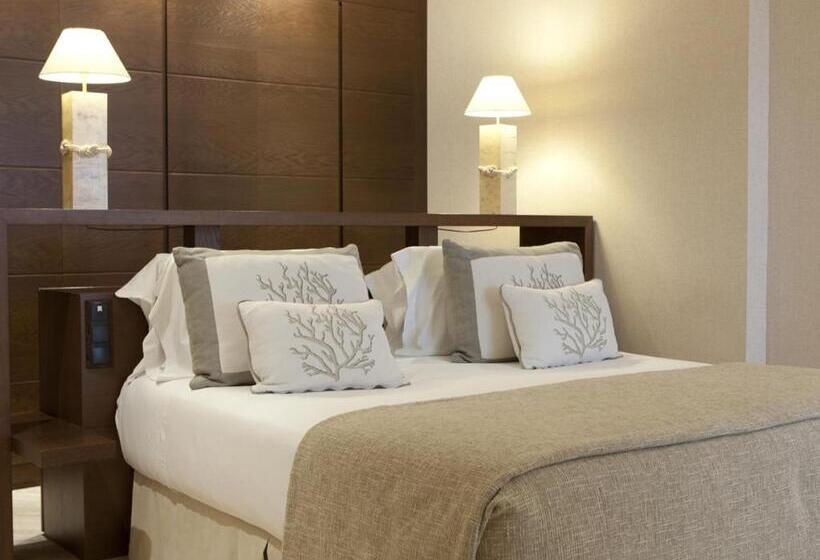 سوییت جونیور با چشم‌انداز دریا, Las Arenas Balneario Resort