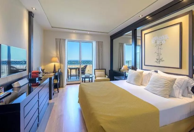 اتاق اجرایی با چشم‌انداز دریا, Las Arenas Balneario Resort