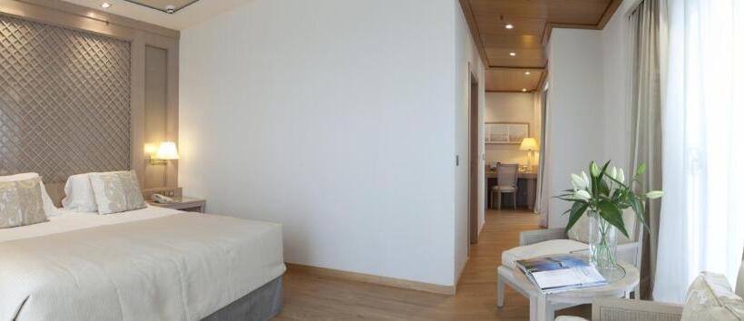 트리플 클래식 룸, Las Arenas Balneario Resort