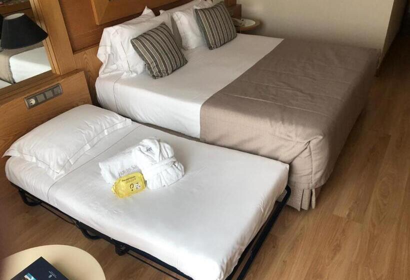 غرفة كلاسيكية ثلاثية, Las Arenas Balneario Resort