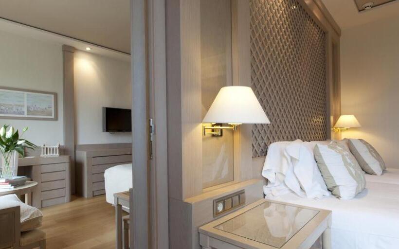 غرفة عائلية, Las Arenas Balneario Resort