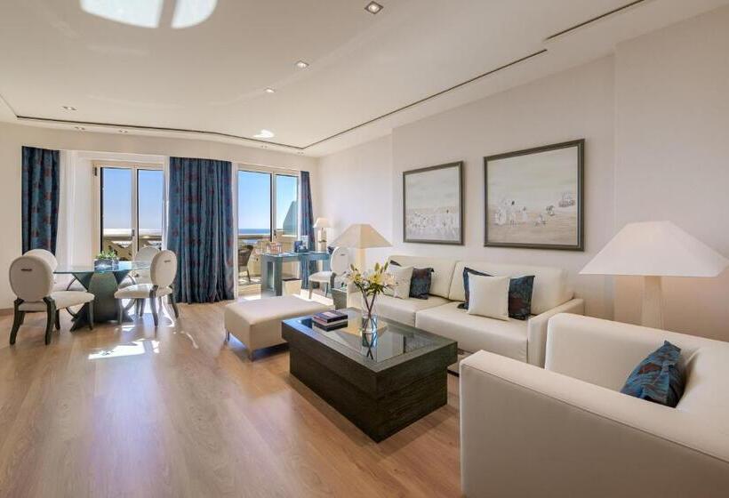 جناح جونيور مطلّ علي البحر, Las Arenas Balneario Resort