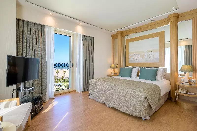 اتاق کلاسیک سه تخته, Las Arenas Balneario Resort