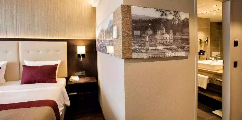 اتاق اجرایی با چشم‌انداز دریا, Las Arenas Balneario Resort