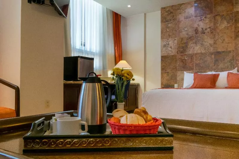 اتاق کلاسیک سه تخته, Las Arenas Balneario Resort