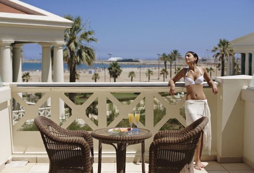 غرفة ديلوكس مطلّة علي البحر, Las Arenas Balneario Resort