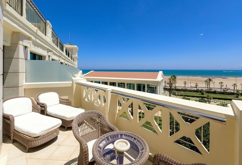 جناح جونيور مطلّ علي البحر, Las Arenas Balneario Resort