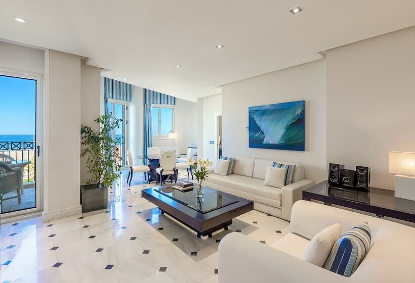 سوییت جونیور با چشم‌انداز دریا, Las Arenas Balneario Resort