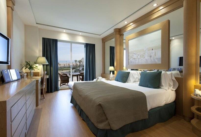 اتاق کلاسیک سه تخته, Las Arenas Balneario Resort