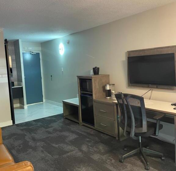 جناح, The Vic, Ascend Hotel Collection