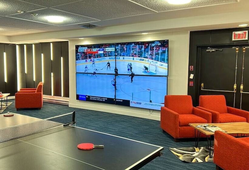 جناح, The Vic, Ascend Hotel Collection