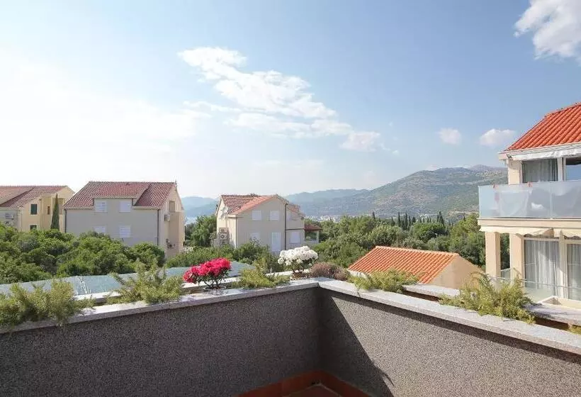 استودیوی لوکس, Villa Antea Apartments