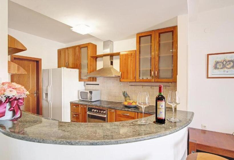 Апартаменты Deluxe 2 Спальни, Villa Antea Apartments