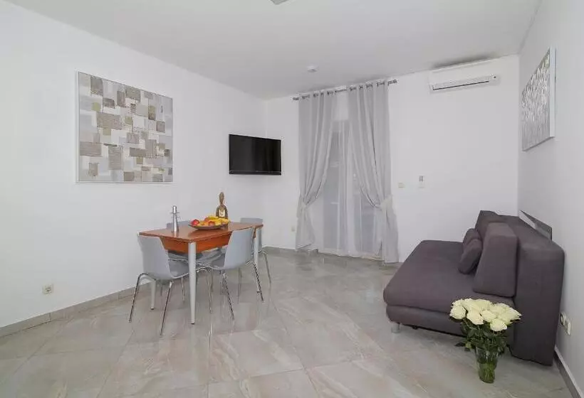 آپارتمان لوکس 1 خوابه, Villa Antea Apartments