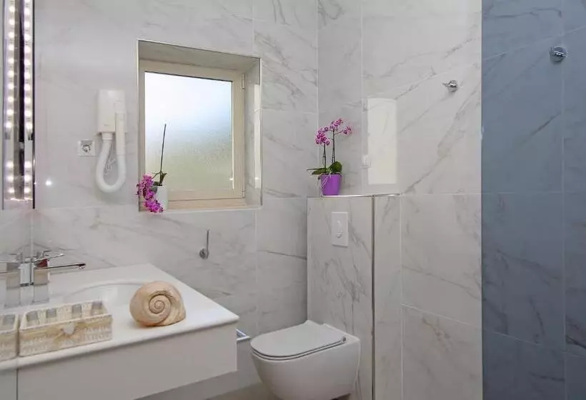 استودیوی لوکس, Villa Antea Apartments
