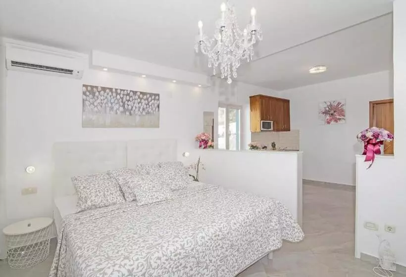 استودیوی لوکس, Villa Antea Apartments