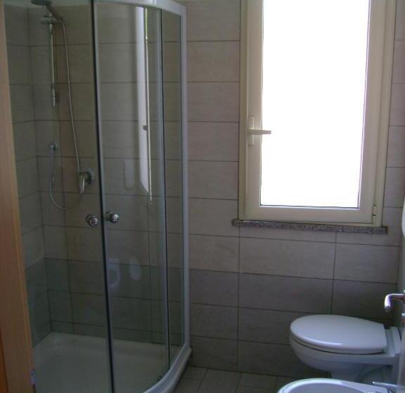 四人标准间, B&b Belvedere