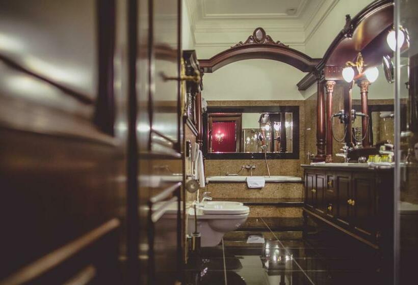 总统套房, Forgách Kastély