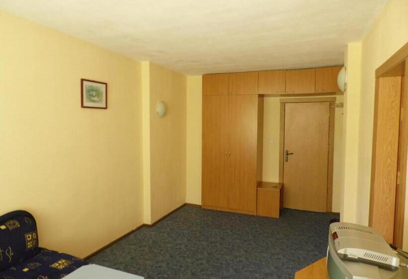 جناح مزوَّد بشرفة, Park Hotel Kamchia