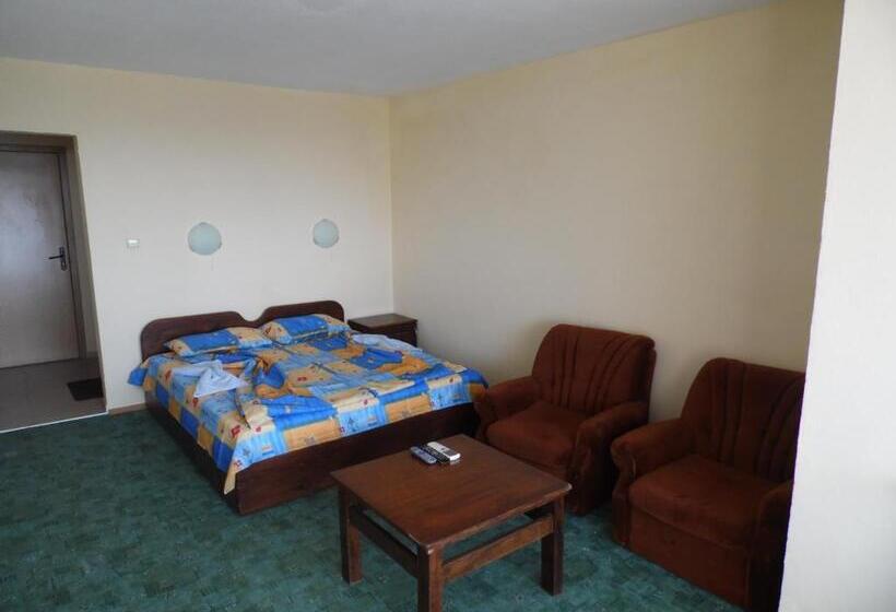 Люкс с Балконом, Park Hotel Kamchia