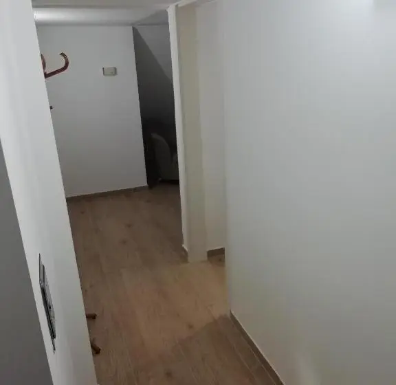 Huoneisto 1 Makuuhuone Puutarhanäkymä, Asta La Vista Vendégház