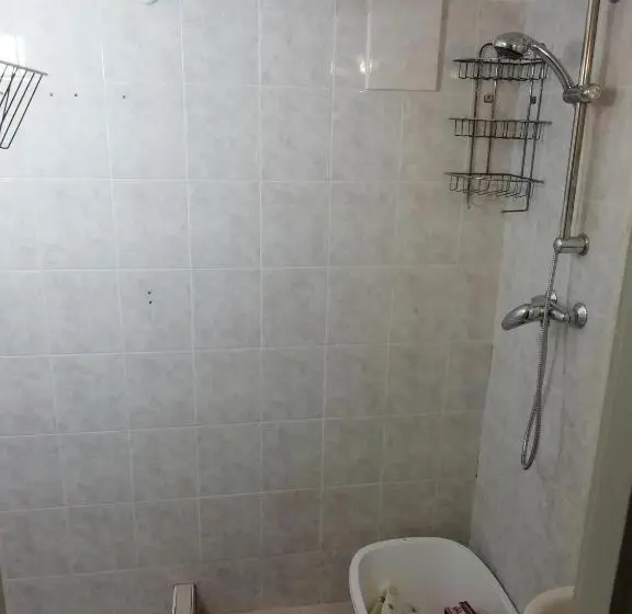 Huoneisto 1 Makuuhuone Puutarhanäkymä, Asta La Vista Vendégház