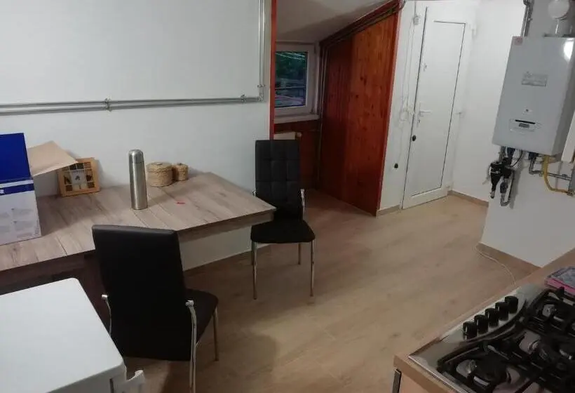 Huoneisto 1 Makuuhuone Puutarhanäkymä, Asta La Vista Vendégház