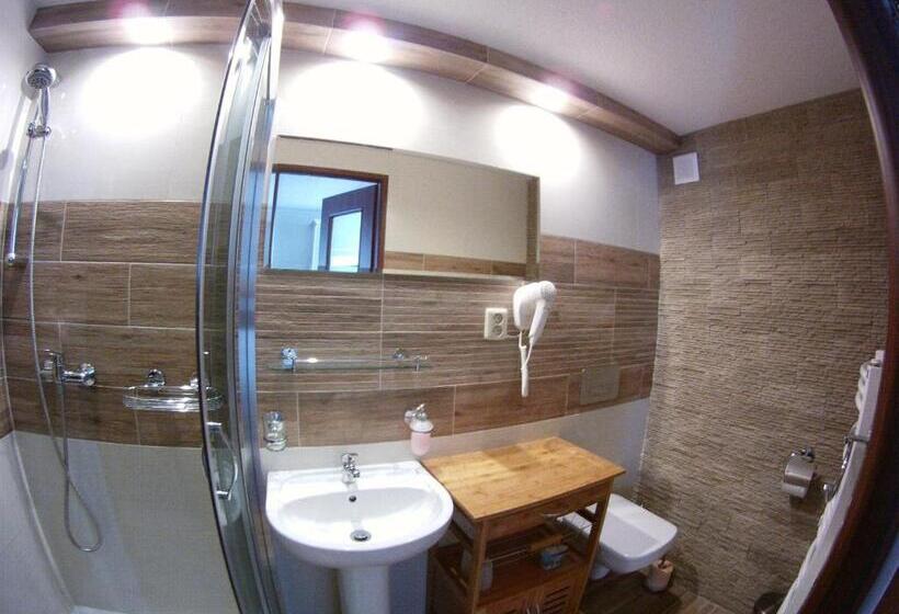 Апартаменты 2 Спальни, Penzion Ok