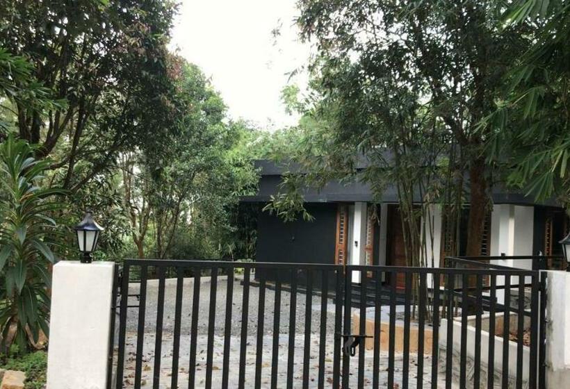 スーペリアファミリールーム, Sattva The Awakening Garden