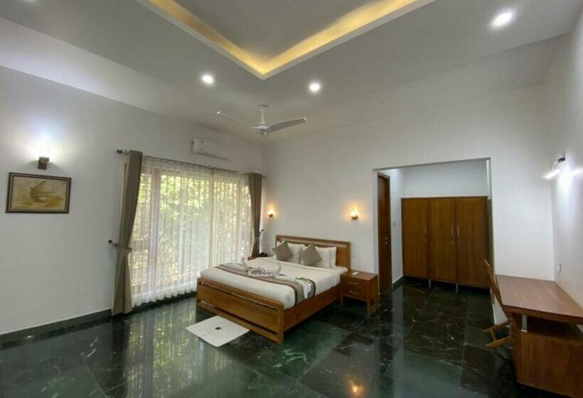 ルームシェアのワンベッド, Sattva The Awakening Garden