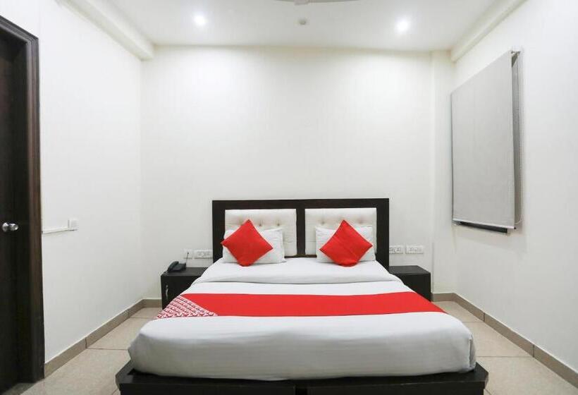 Quarto Triplo Clássico, Flagship Hotel Sanfot