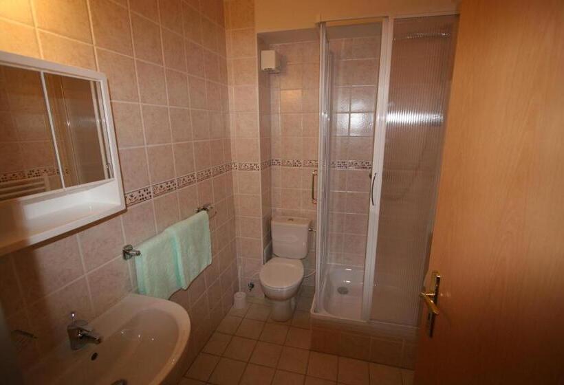 四人标准间, Penzión Valentína