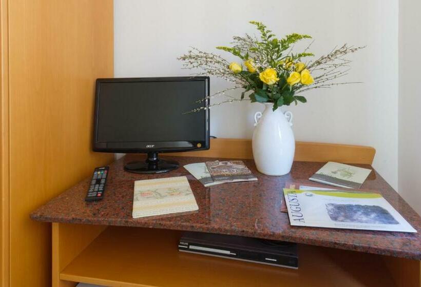 اتاق استاندارد یک نفره, Albergo Roma