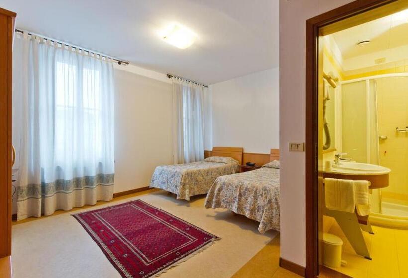 标准间, Albergo Roma