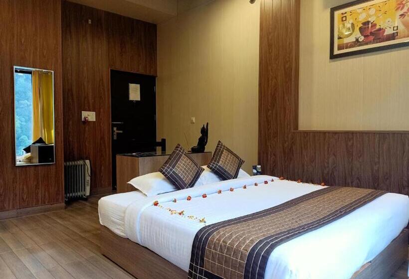 اتاق استاندارد با چشم‌انداز کوهستان, Haut Monde Hill Stream Resort And Spa