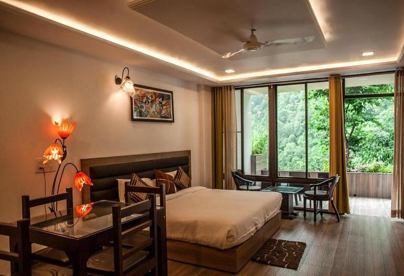 اتاق استاندارد با تخت بزرگ, Haut Monde Hill Stream Resort And Spa