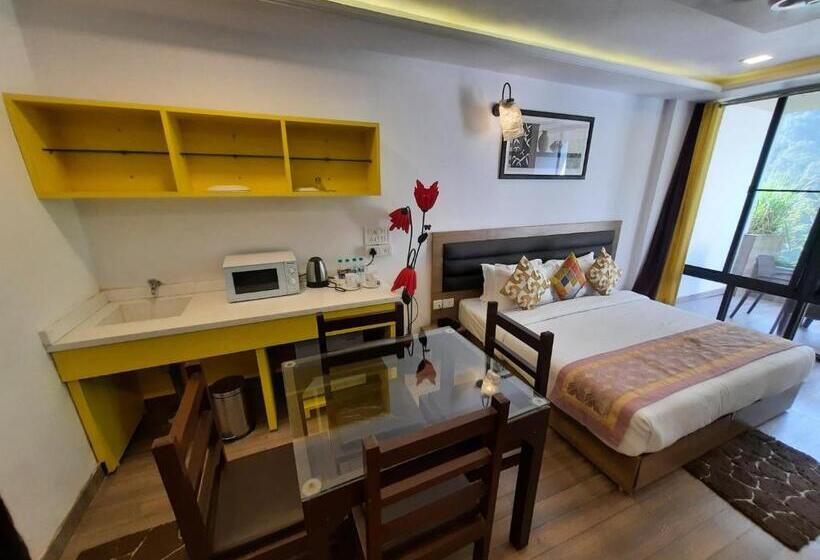 اتاق استاندارد با تخت بزرگ, Haut Monde Hill Stream Resort And Spa