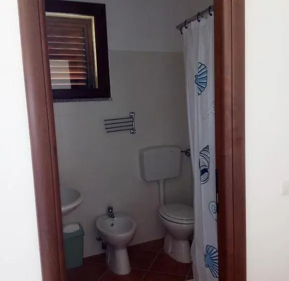 Habitació Economy, Bena E Traes