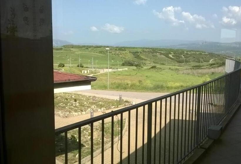 이코노미 룸, Bena E Traes