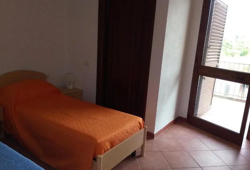 Habitació Economy, Bena E Traes