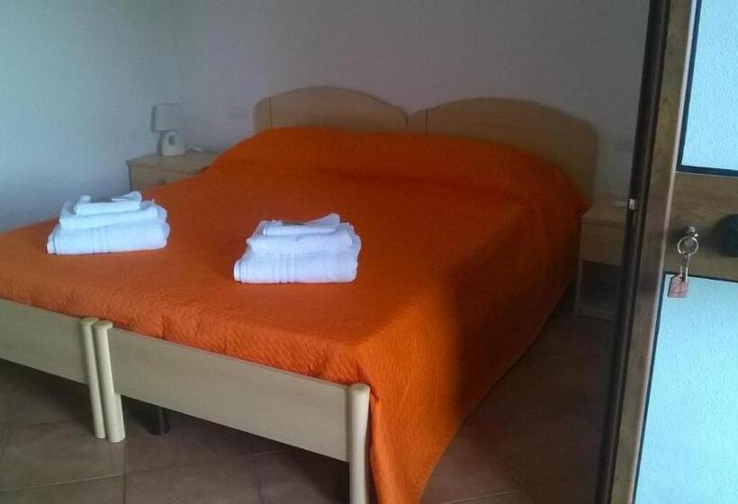 이코노미 룸, Bena E Traes