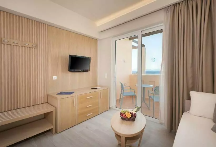 プールビューファミリールーム, Horizon Beach Resort