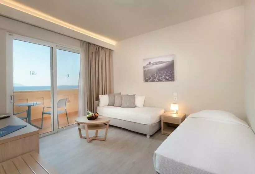 プールビューファミリールーム, Horizon Beach Resort