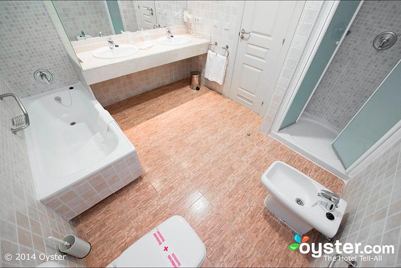 Полулюкс, Holiday Premium Resort