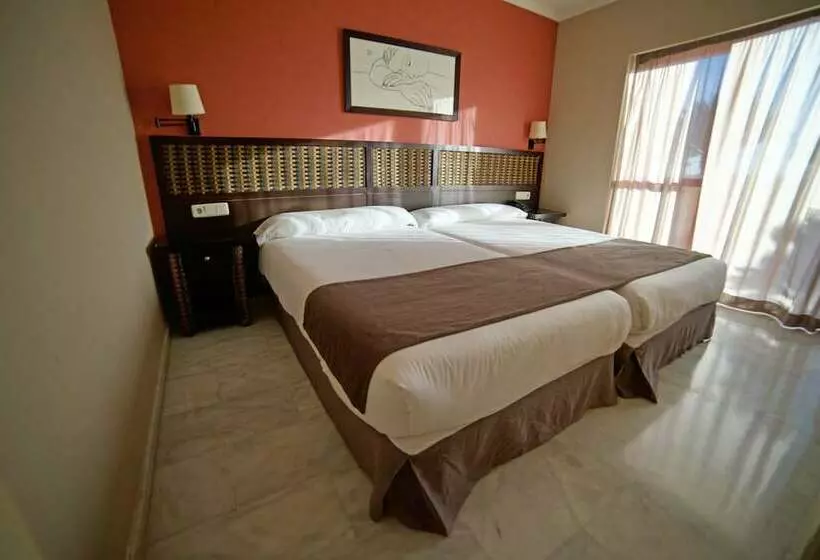 سوییت جونیور, Holiday World Village, Affiliated by Meliá
