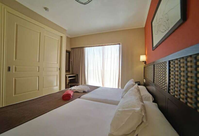 Полулюкс, Holiday Premium Resort