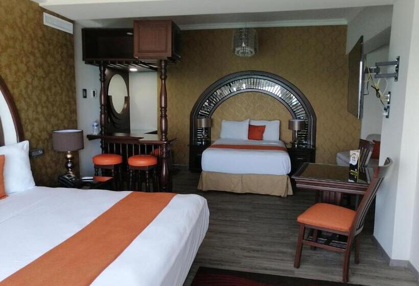 ماستر سويت, Lois Veracruz